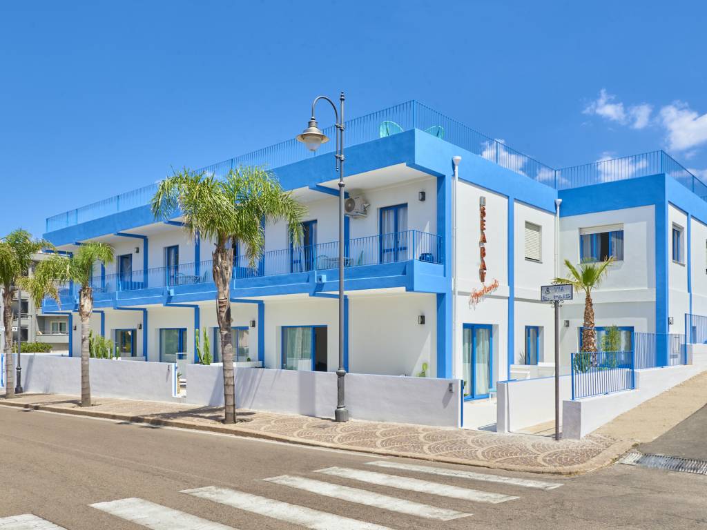 intera palazzina in vendita a Golfo Aranci