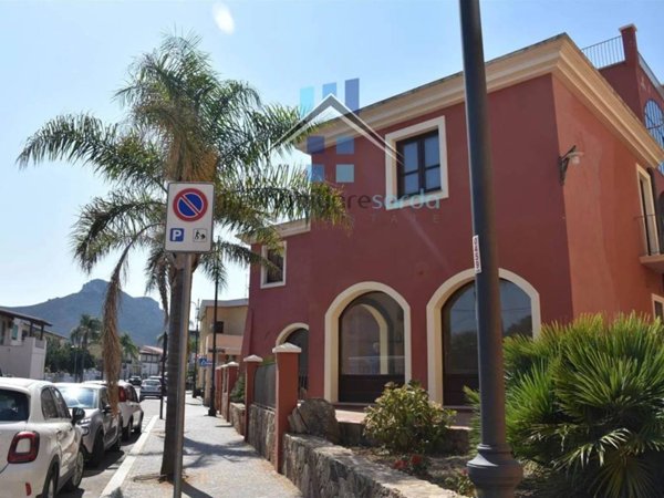 negozio in vendita a Golfo Aranci