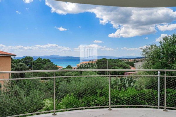 appartamento in vendita a Golfo Aranci in zona Rudalza
