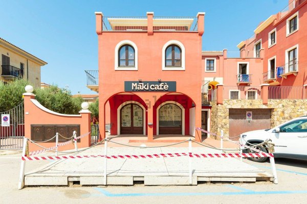 locale commerciale in vendita a Golfo Aranci