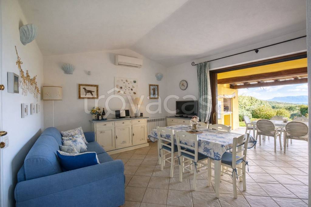 casa indipendente in vendita a Golfo Aranci in zona Marinella