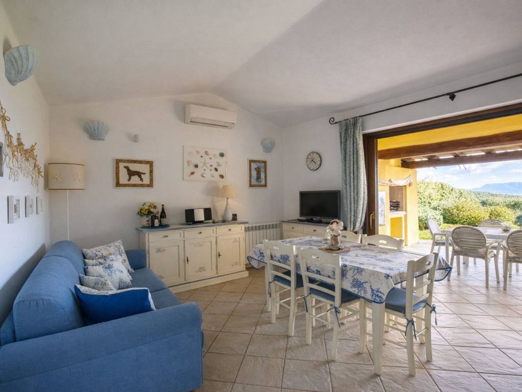 casa indipendente in vendita a Golfo Aranci in zona Marinella