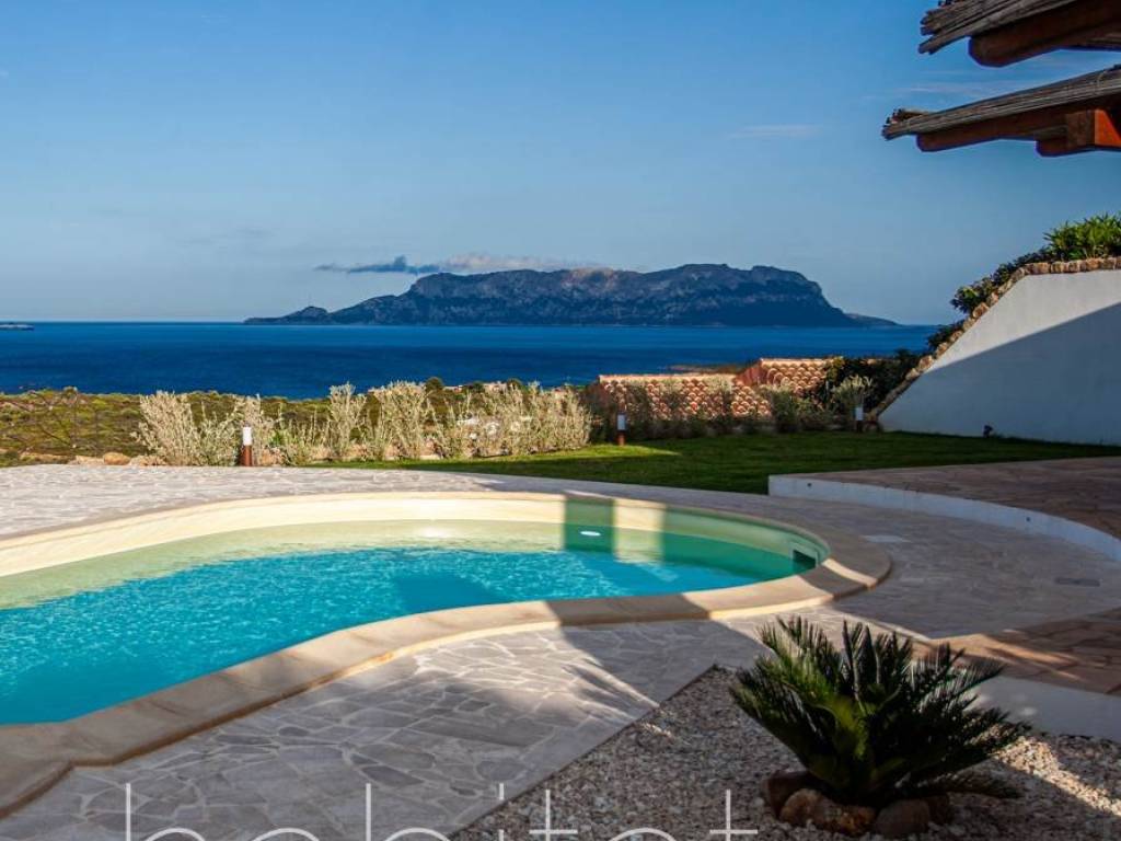 casa indipendente in vendita a Golfo Aranci