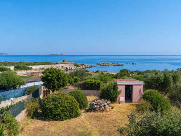 casa indipendente in vendita a Golfo Aranci in zona Rudalza
