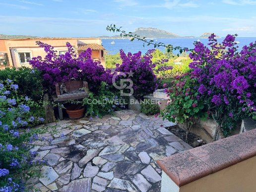 appartamento in vendita a Golfo Aranci in zona Rudalza