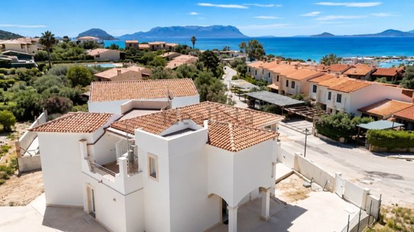 casa indipendente in vendita a Golfo Aranci in zona Marinella