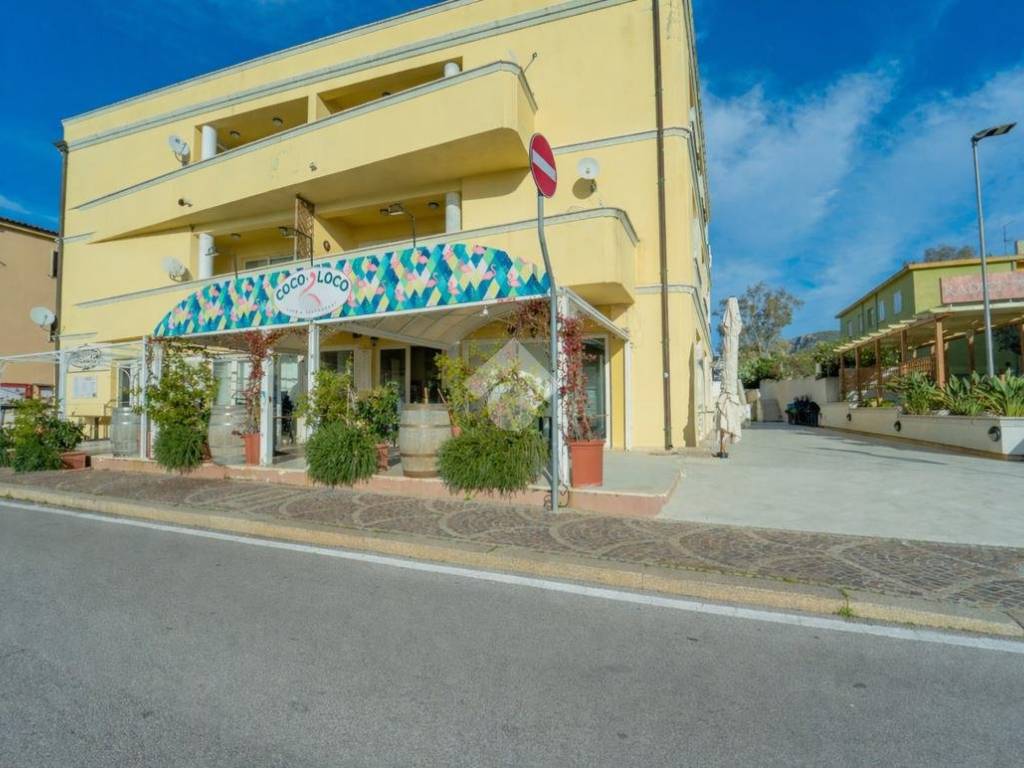 negozio in vendita a Golfo Aranci in zona Rudalza
