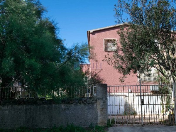casa indipendente in vendita a Golfo Aranci in zona Rudalza