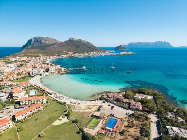 appartamento in vendita a Golfo Aranci in zona Rudalza