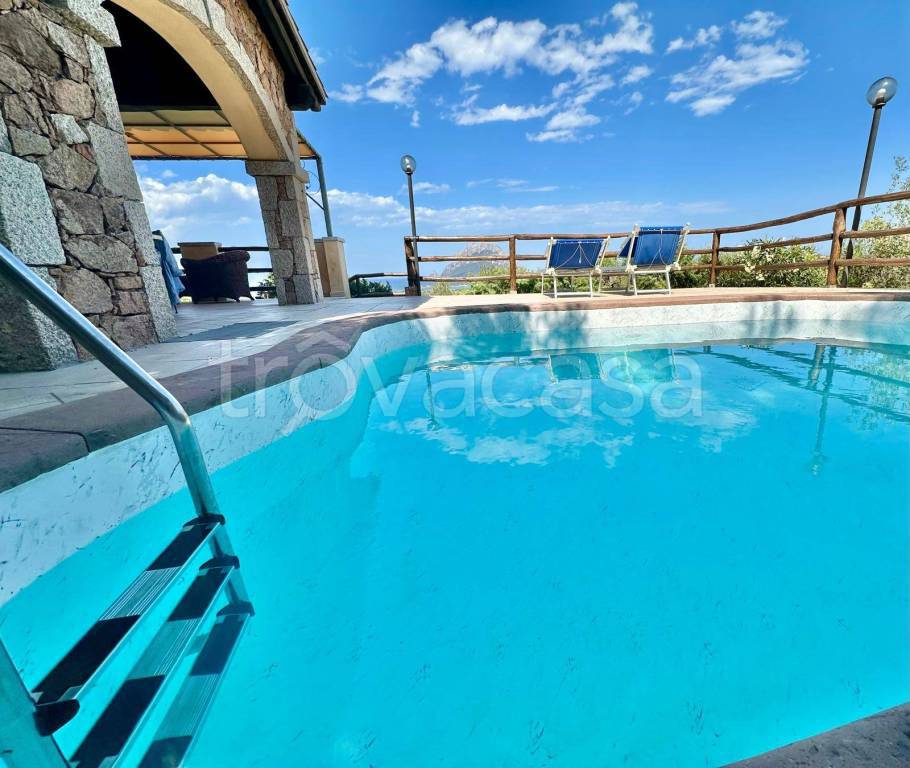 casa indipendente in vendita a Loiri Porto San Paolo