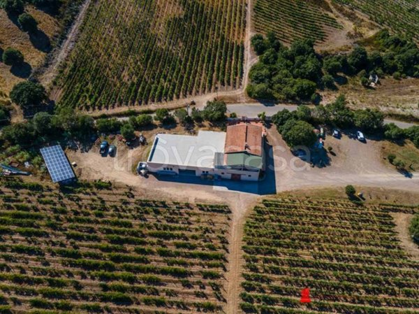 ufficio in vendita a Loiri Porto San Paolo