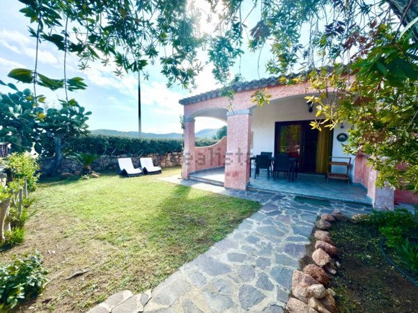 casa indipendente in vendita a Loiri Porto San Paolo