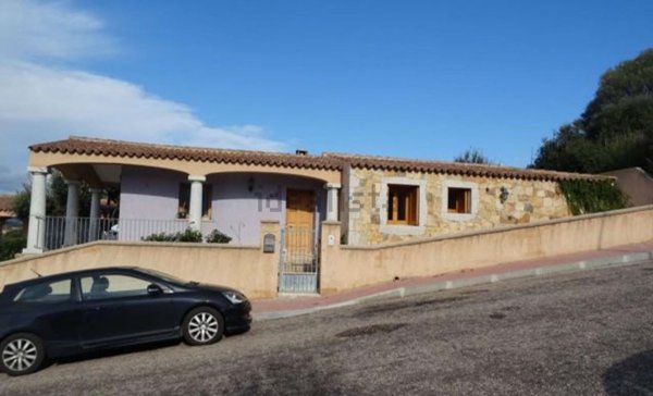 casa indipendente in vendita a Loiri Porto San Paolo