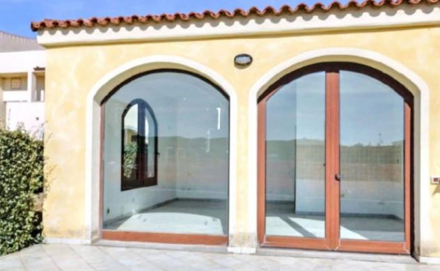 ufficio in vendita a Loiri Porto San Paolo