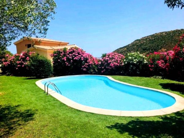 quadrivano in vendita a Loiri Porto San Paolo