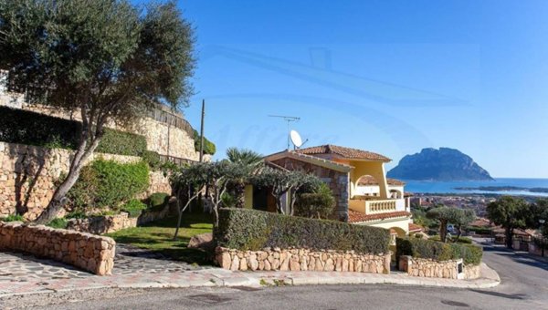 casa indipendente in vendita a Loiri Porto San Paolo