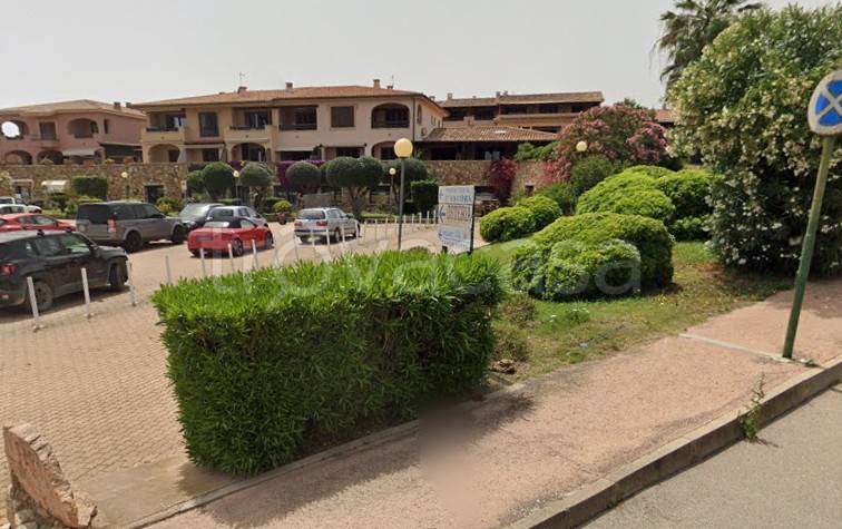 negozio in vendita a Loiri Porto San Paolo