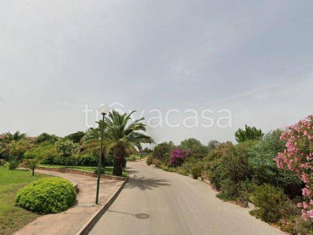 negozio in vendita a Loiri Porto San Paolo