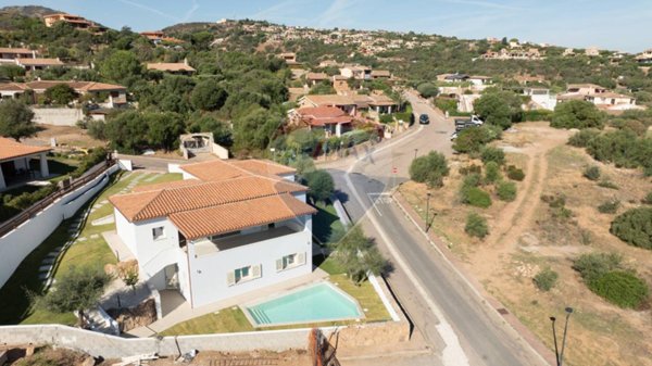 casa indipendente in vendita a Loiri Porto San Paolo