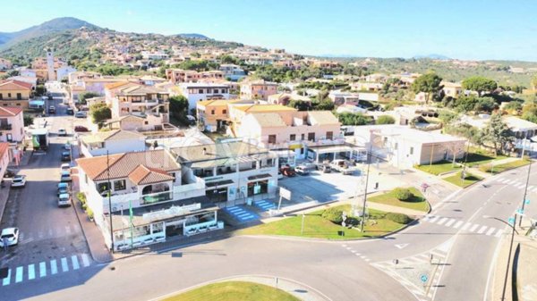 negozio in vendita a Loiri Porto San Paolo