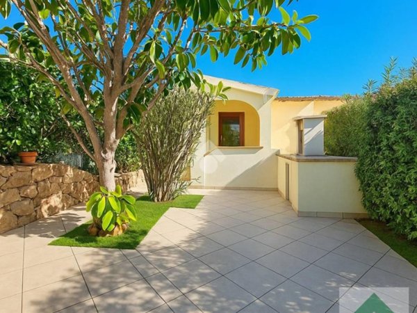 casa indipendente in vendita a Loiri Porto San Paolo in zona Vaccileddi.
