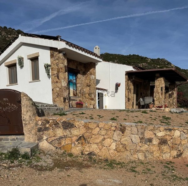 casa indipendente in vendita a Loiri Porto San Paolo