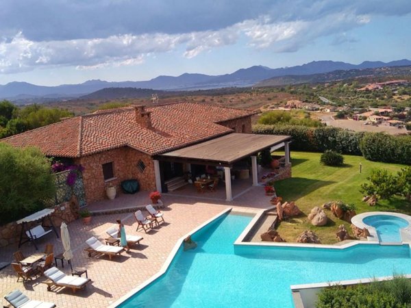 casa indipendente in vendita a Loiri Porto San Paolo