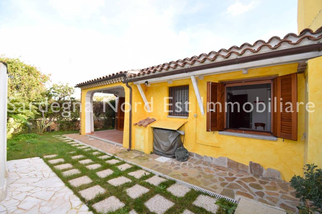 casa indipendente in vendita a Loiri Porto San Paolo in zona Vaccileddi.