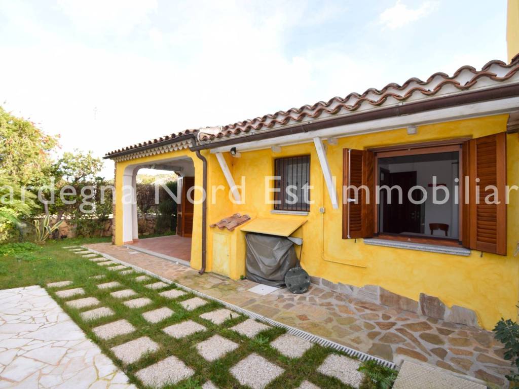 casa indipendente in vendita a Loiri Porto San Paolo in zona Vaccileddi.