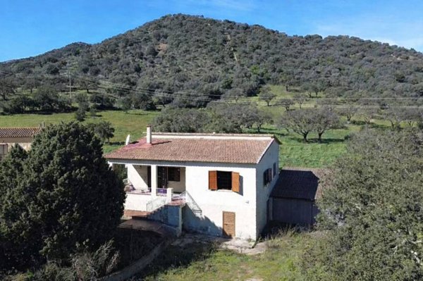 casa indipendente in vendita a Loiri Porto San Paolo