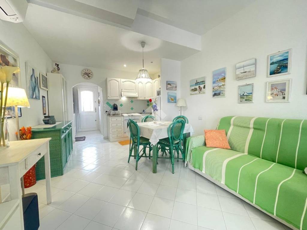 appartamento in vendita a Loiri Porto San Paolo