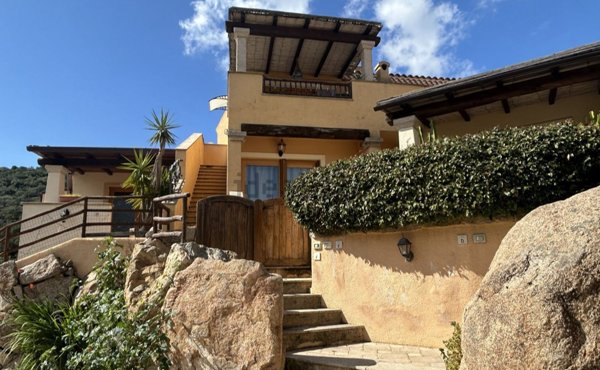 appartamento in vendita a Loiri Porto San Paolo in zona Santa Giusta