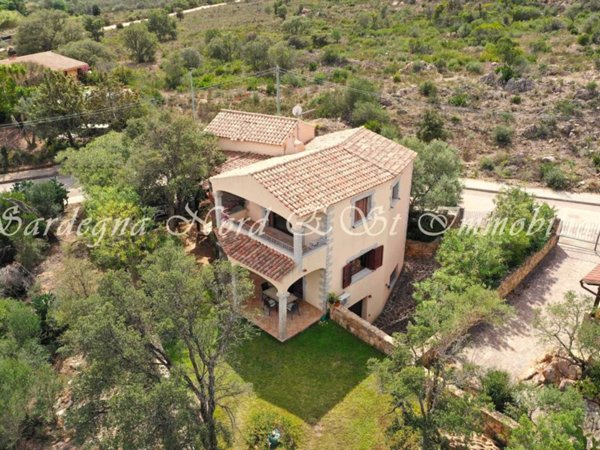 casa indipendente in vendita a Loiri Porto San Paolo in zona Vaccileddi.