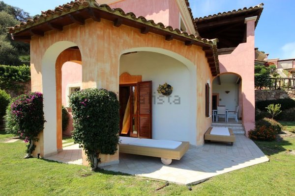 casa indipendente in vendita a Loiri Porto San Paolo in zona Vaccileddi.