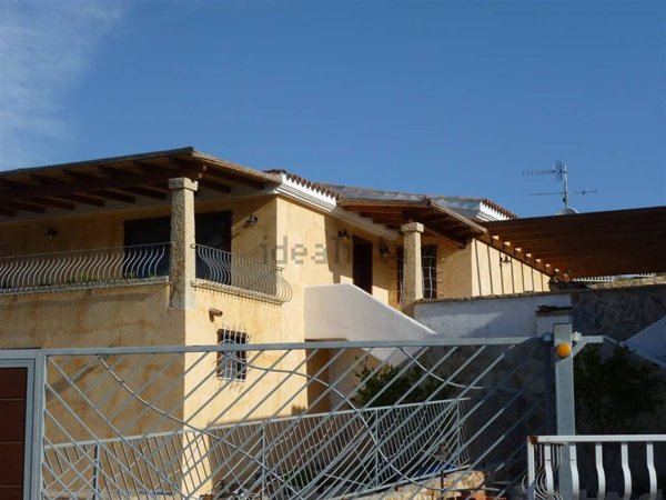casa indipendente in vendita a Loiri Porto San Paolo