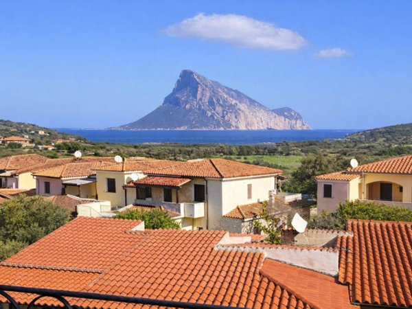 casa indipendente in vendita a Loiri Porto San Paolo in zona Santa Giusta