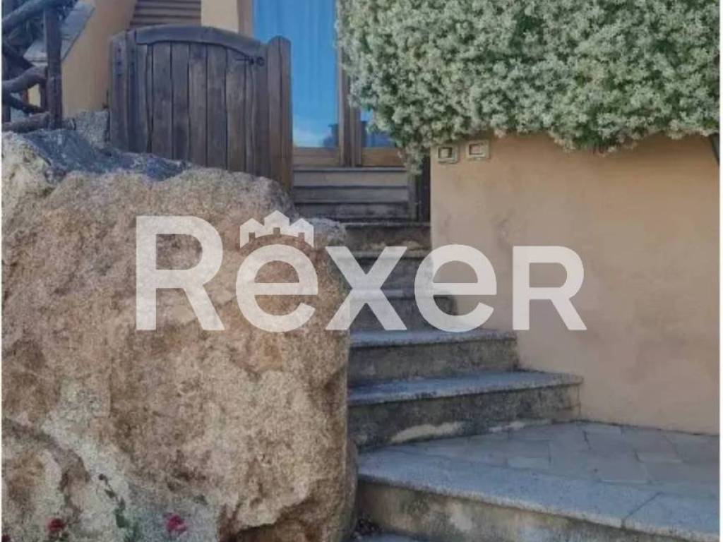 casa indipendente in vendita a Loiri Porto San Paolo in zona Santa Giusta