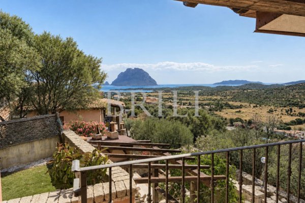 casa indipendente in vendita a Loiri Porto San Paolo in zona Vaccileddi.