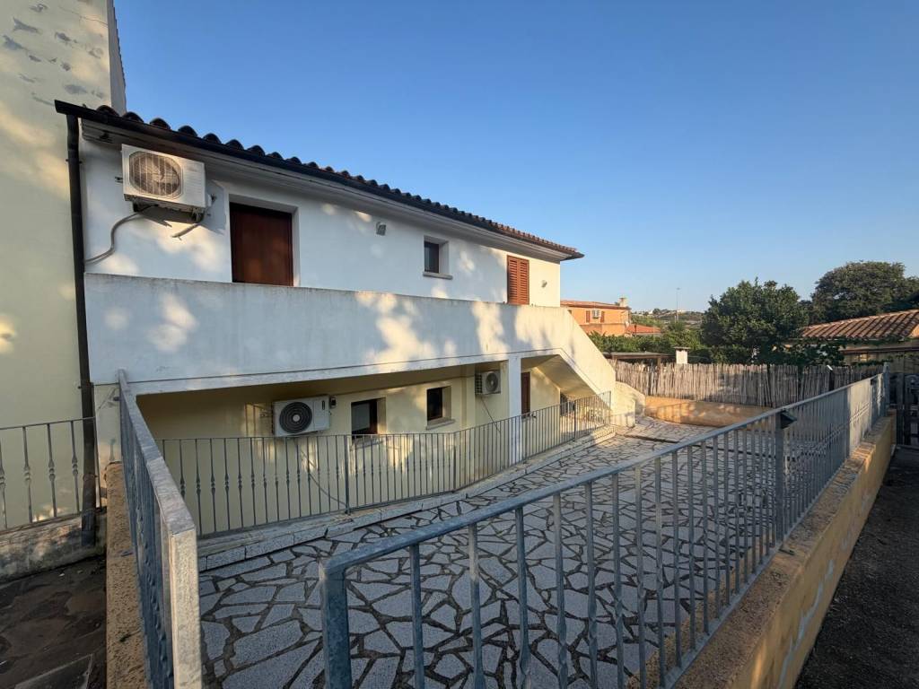 appartamento in vendita a Loiri Porto San Paolo in zona Vaccileddi.