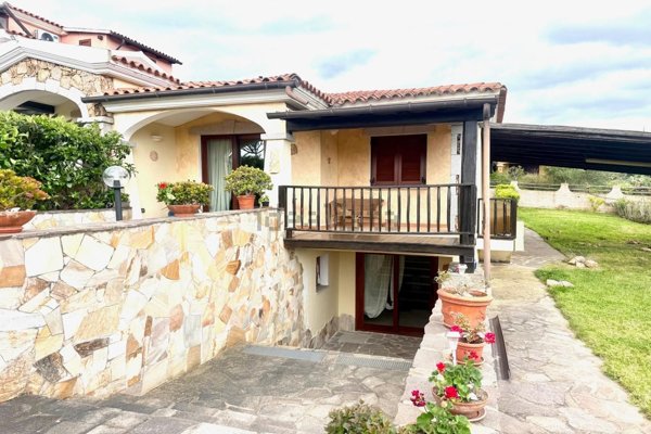casa indipendente in vendita a Loiri Porto San Paolo in zona Vaccileddi.