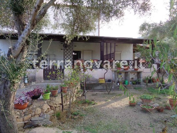 casa indipendente in vendita a Loiri Porto San Paolo in zona Trudda