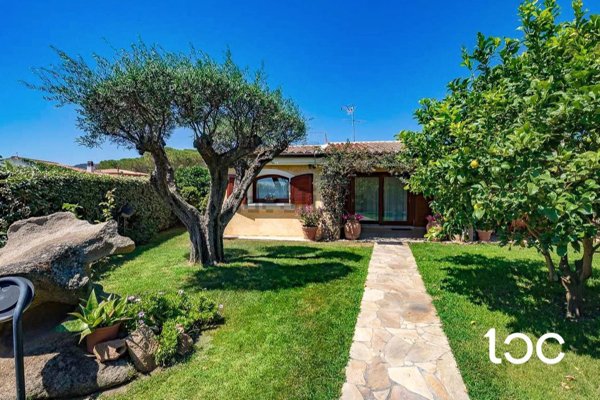 casa indipendente in vendita a Loiri Porto San Paolo in zona Vaccileddi.