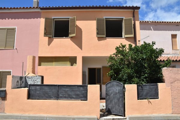 casa indipendente in vendita a Sant'Antonio di Gallura