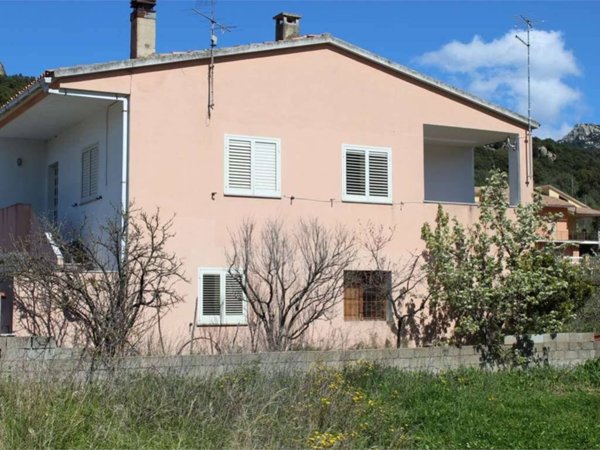casa indipendente in vendita a Sant'Antonio di Gallura