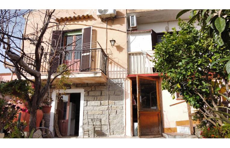 casa indipendente in vendita a Sant'Antonio di Gallura