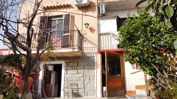 casa indipendente in vendita a Sant'Antonio di Gallura