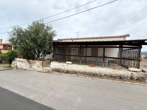 casa indipendente in vendita a Santa Maria Coghinas