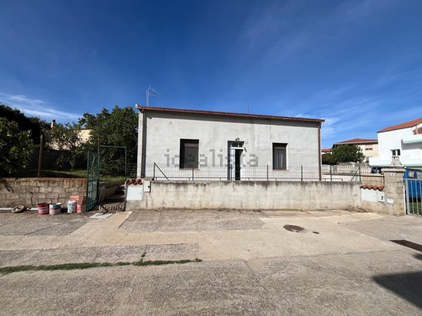 casa indipendente in vendita a Santa Maria Coghinas
