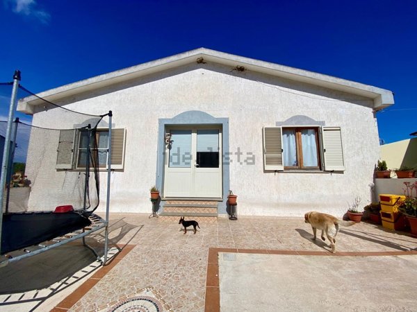 casa indipendente in vendita a Santa Maria Coghinas in zona Longareddu