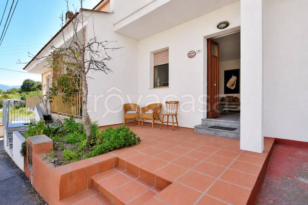 casa indipendente in vendita a Santa Maria Coghinas in zona Longareddu
